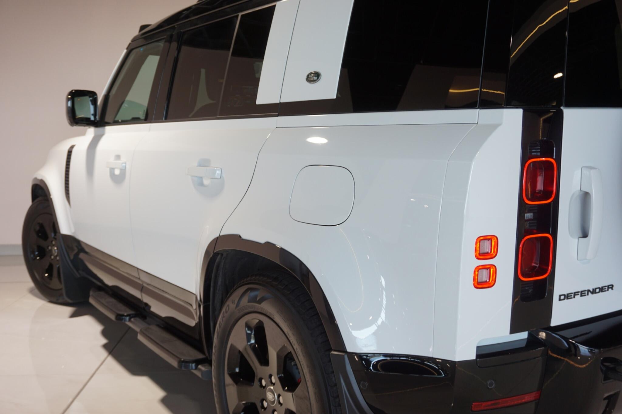 Land Rover Defender 110 2.0 P400e 15.4kWh X-Dynamic HSE SUV 5dr Petrol Plug-in Hybrid Auto 4WD Euro 6 (s/s) (404 ps)